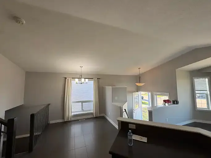 3 bed, 1.0 bath, 1000 sqft, $1,700 — Photo 1