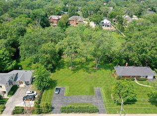 2104 Shermer Rd, Northbrook, IL 60062