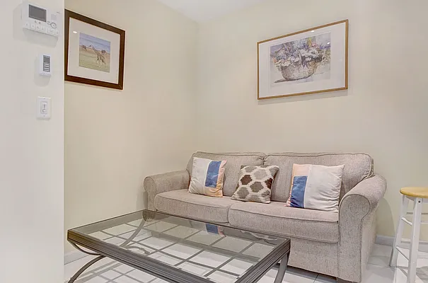 Rented by R New York | media 9