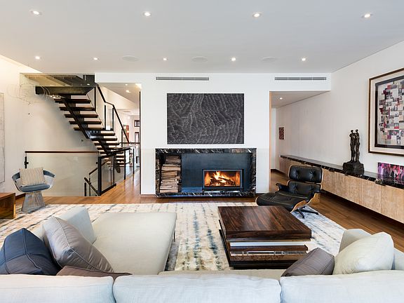 3rd image of 109 Waverly Pl APT 1