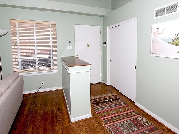 2nd image of 836 Barkley Sq