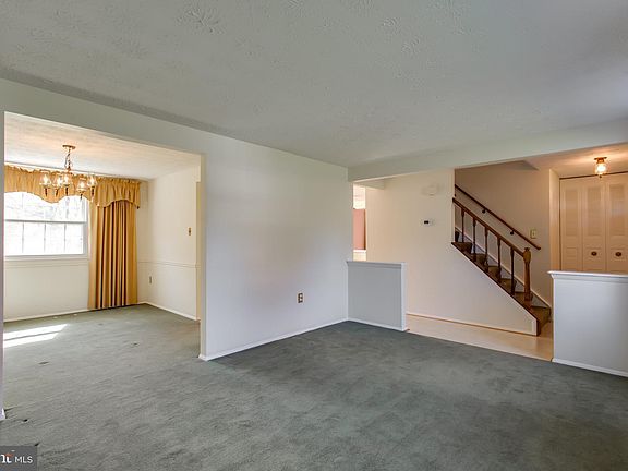 5th image of 2236 Sandalwood Dr
