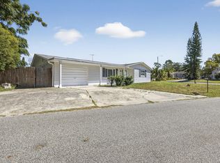 3624 Oakhurst Dr, Holiday, FL 34691