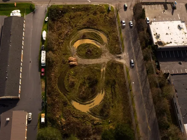 1800 NE Riddell Rd, Bremerton, WA 98310