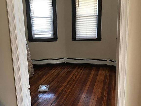 5th image of 144 Van Buren St #2