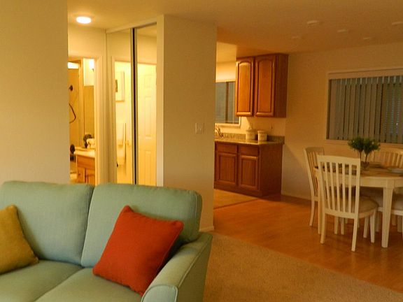 5th image of 250 Willow Ave #424