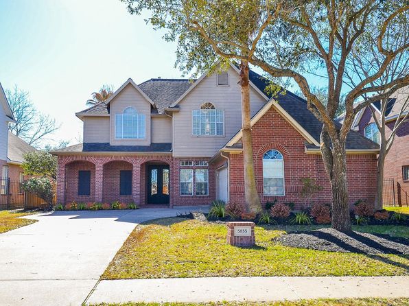 5835 Stratford Gardens Dr