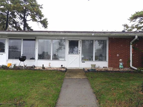 2nd image of 642C Plymouth Dr #C