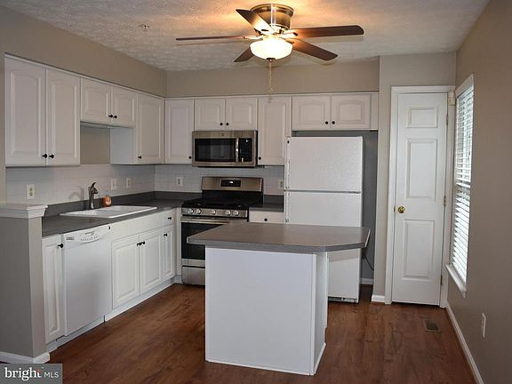 2nd image of 8702 Thornbrook Dr