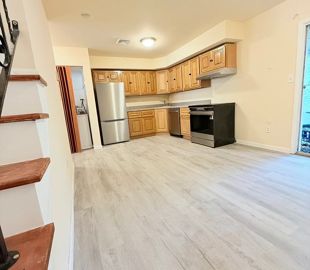 3 bed, 1130 sqft, $2,800 — Photo 1