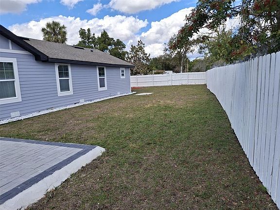 2nd image of 825 3rd St