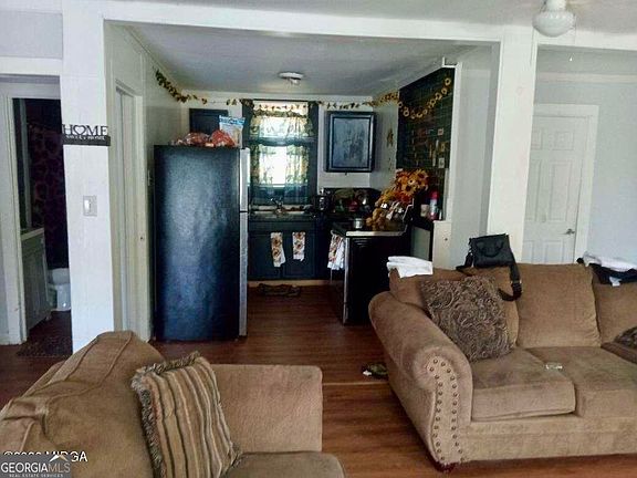 4th image of 791 Lynmore Ave