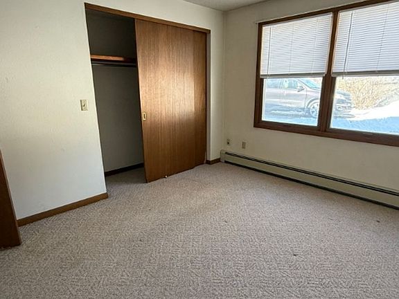 2nd image of 806 Jefferson St #4