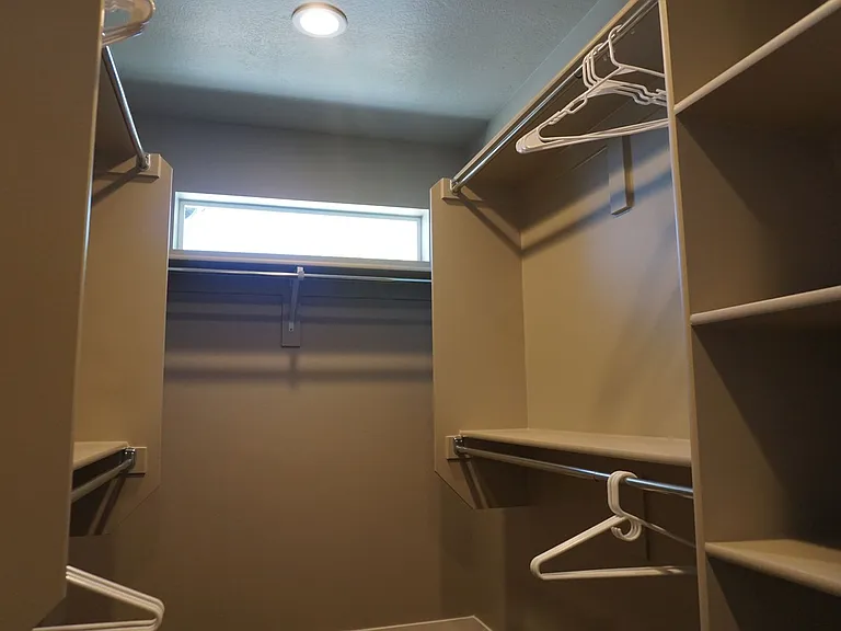 719 E Ryder Park Ln — Photo 25