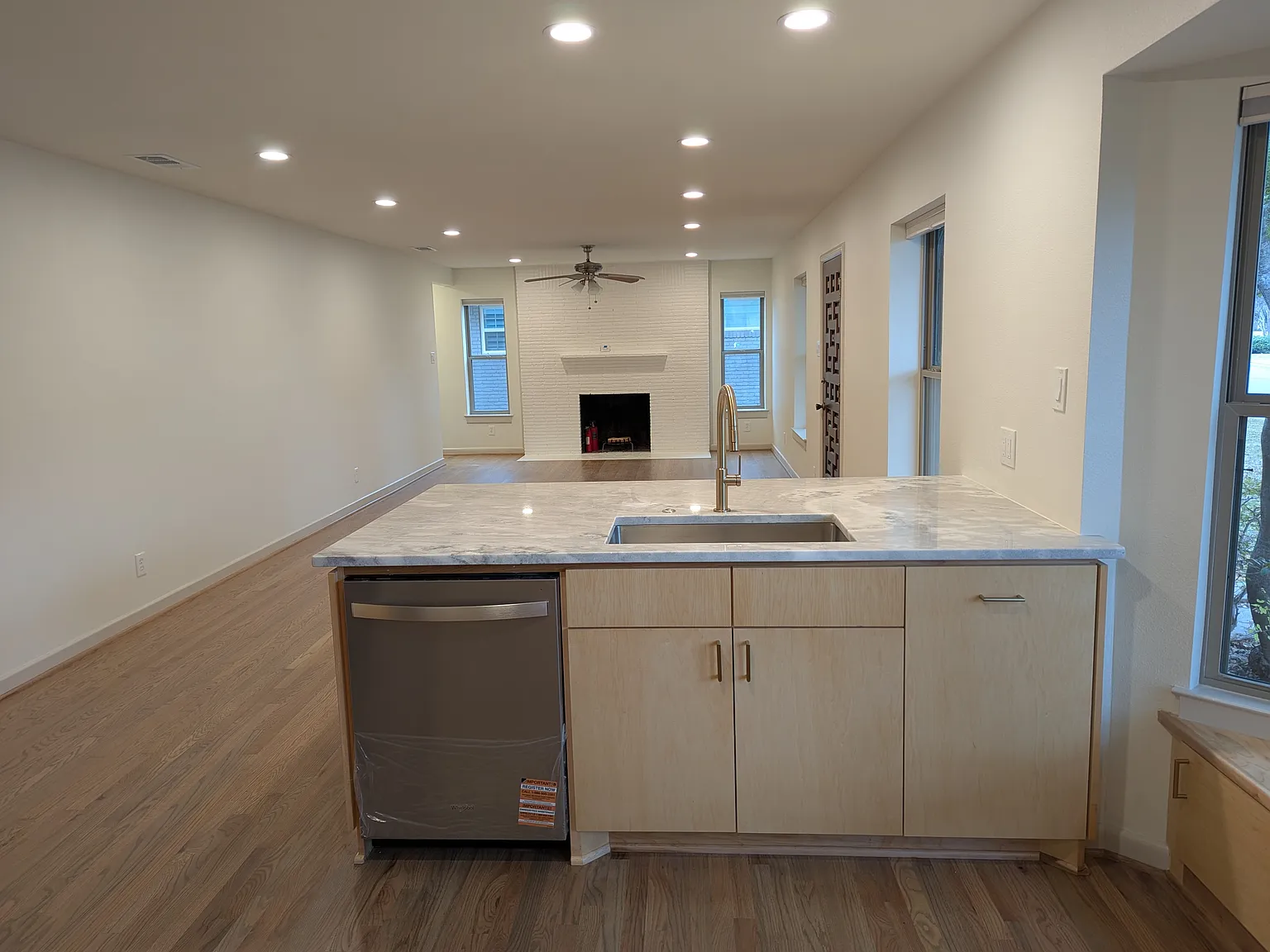 2 bed, 1310 sqft, $3,350 — Photo 3