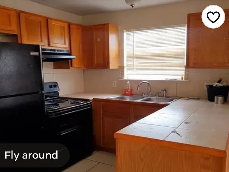 2717 Cherry St — Photo 3