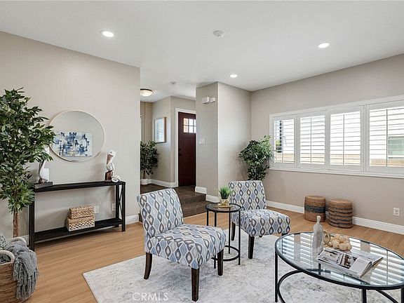 3rd image of 2703 Rockefeller Ln