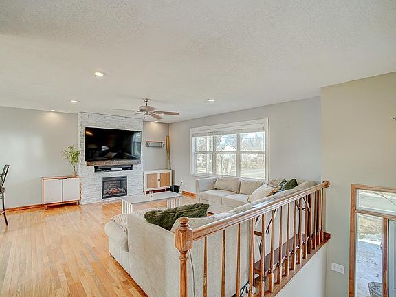 2nd image of 851 Washington St