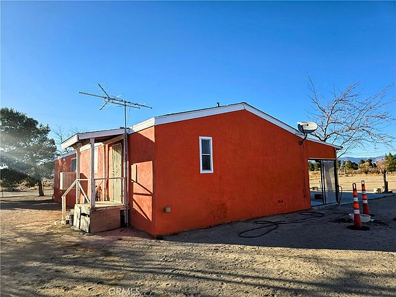 4th image of 10144 Fetters St