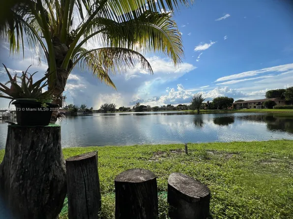 6590 W 24th Ct #24-106, Hialeah, FL 33016