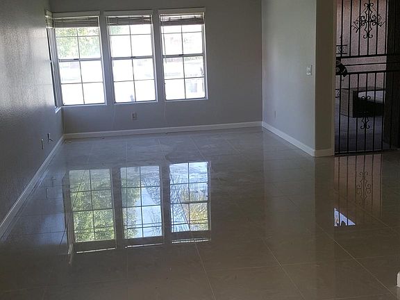 5th image of 43330 Peartree Ln