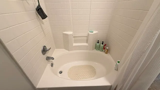 1028 Grace Hill Dr — Photo 33