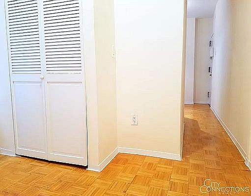 3rd image of 270 Avenue Of The Americas APT 22