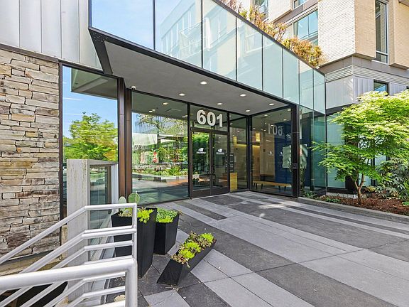 2nd image of 601 W Rosemary St #712