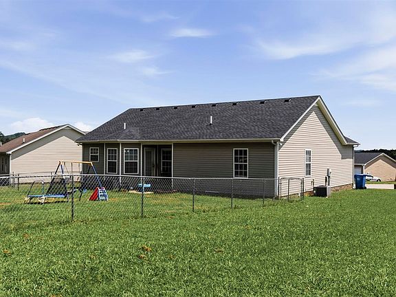 4th image of 1501 Calgary Way