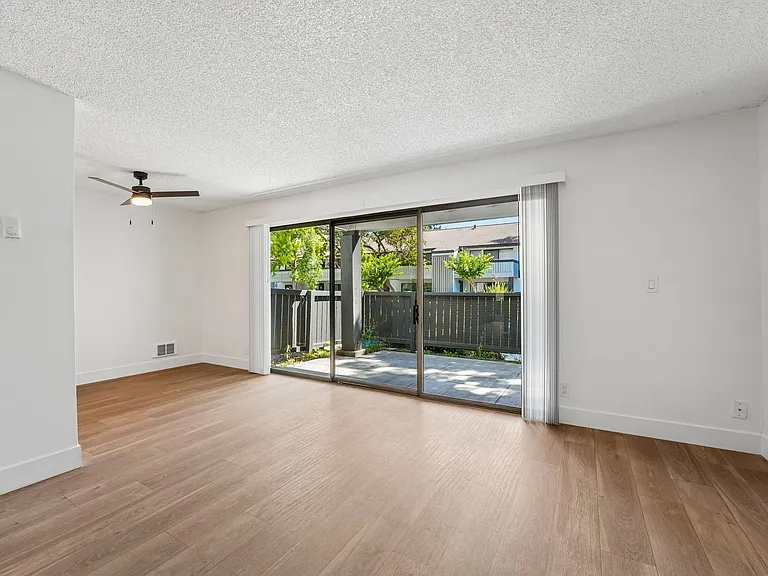 Summerwood Apartments — Photo 121