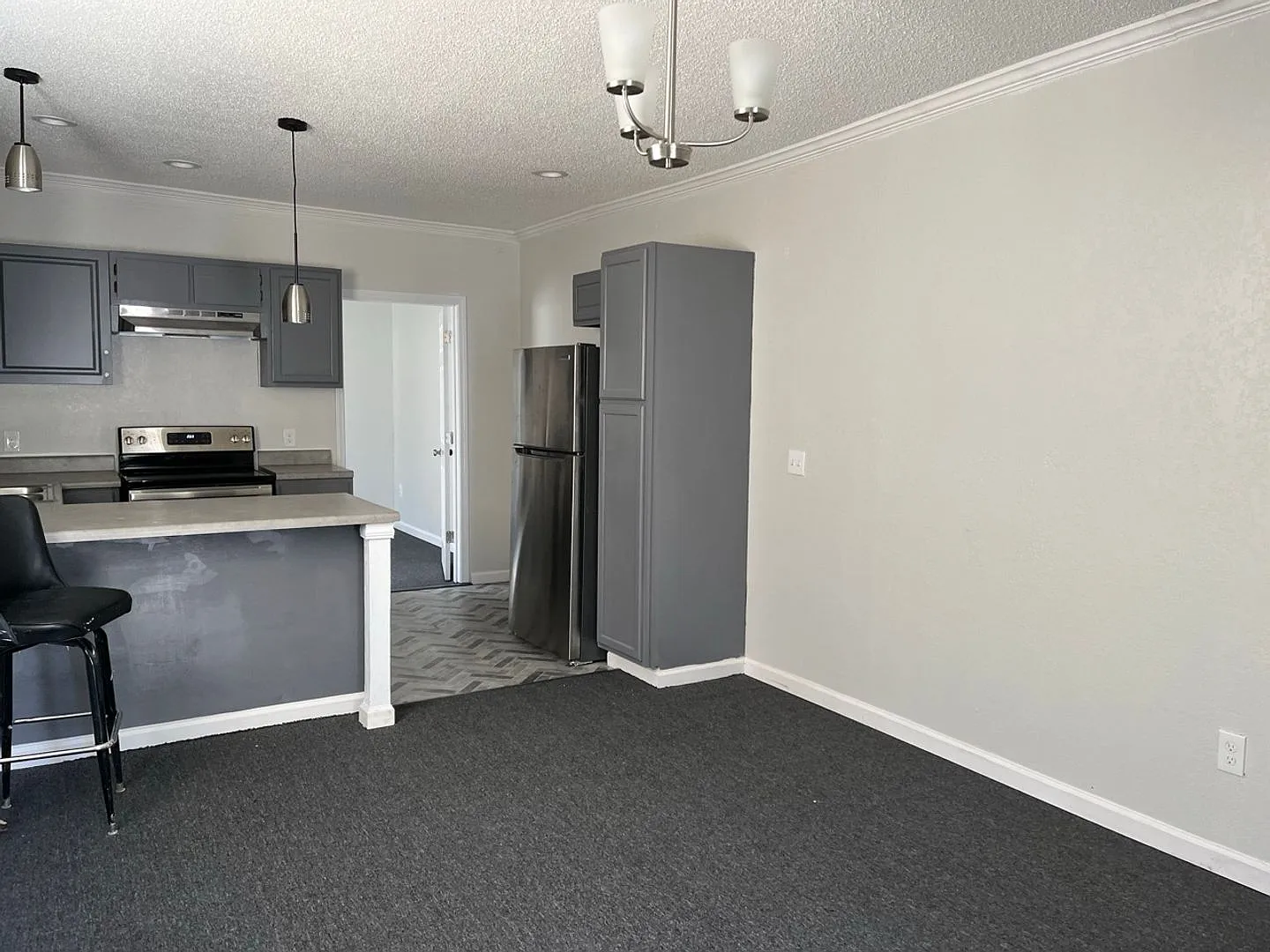 1 bedroom apartment all inclusive rent — Photo 2