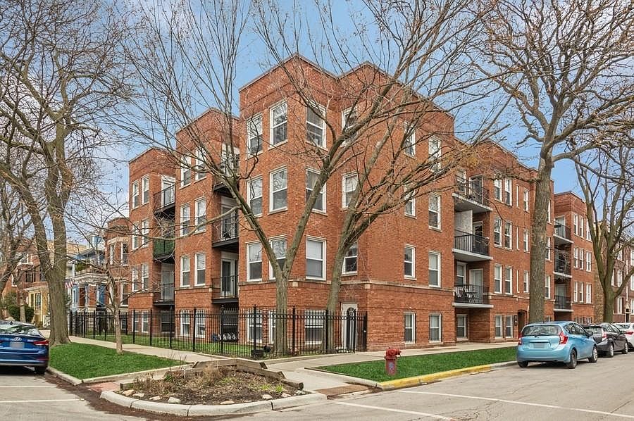 2nd image of 2521 W Leland Ave #B-02