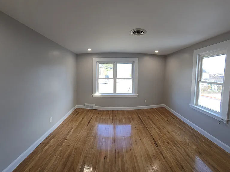 1080 Montgomery St #2 — Photo 7
