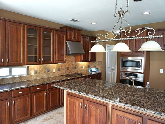 4th image of 6205 Whetstone Dr