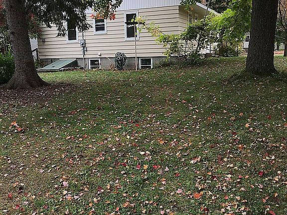 4th image of 410 N 6th Ave