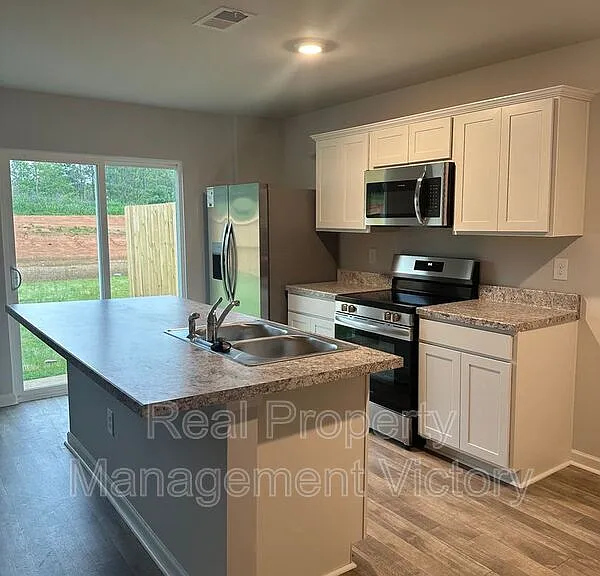 134 Marina Dr — Photo 3