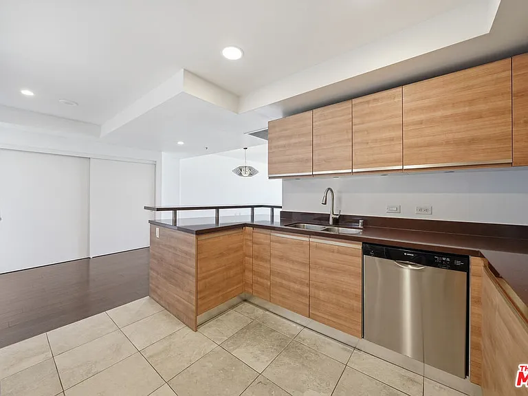 3785 Wilshire Blvd #1607 — Photo 8