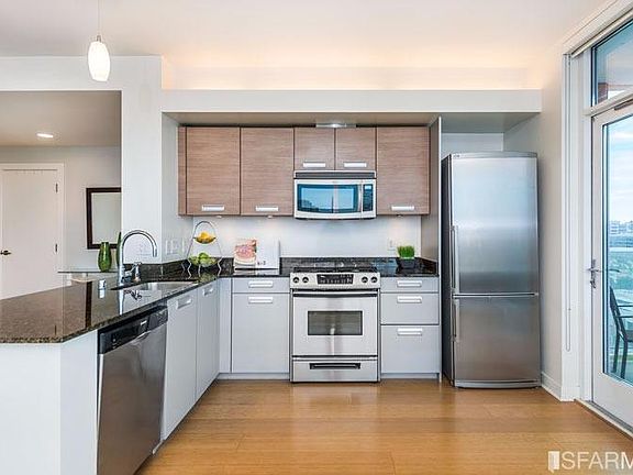 5th image of 300 Berry St Unit 1212