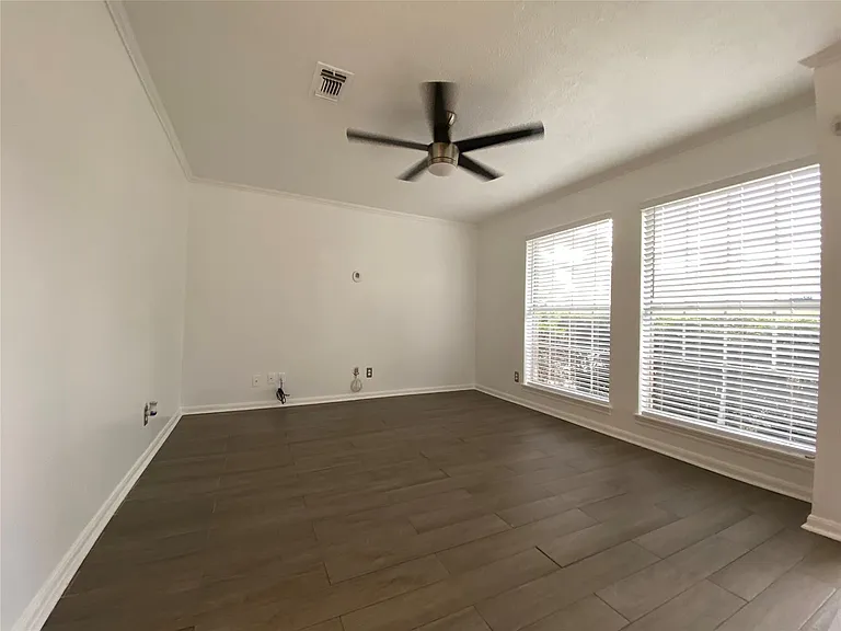 10682 Hazelhurst Dr #14 — Photo 6