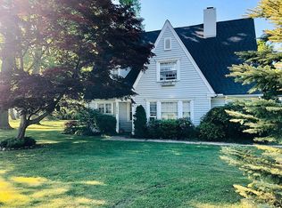 6145 Maxwell Dr, Madison, OH 44057