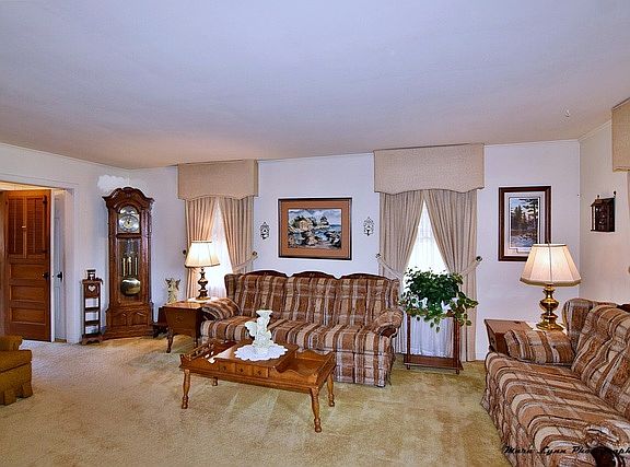 4th image of 815 Kensington Pl