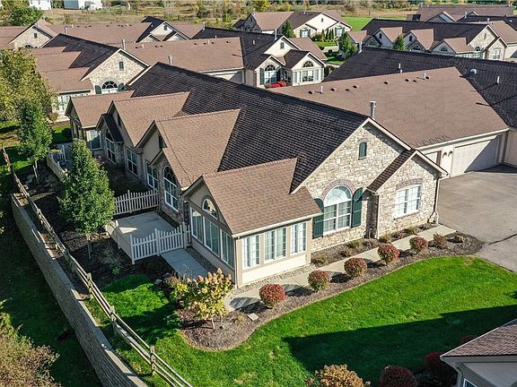 2nd image of 1941 Fairways Dr