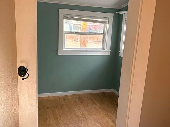 4th image of 220 N Pine St