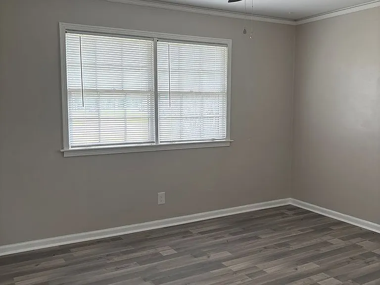 2724 Forsyth Ln — Photo 8
