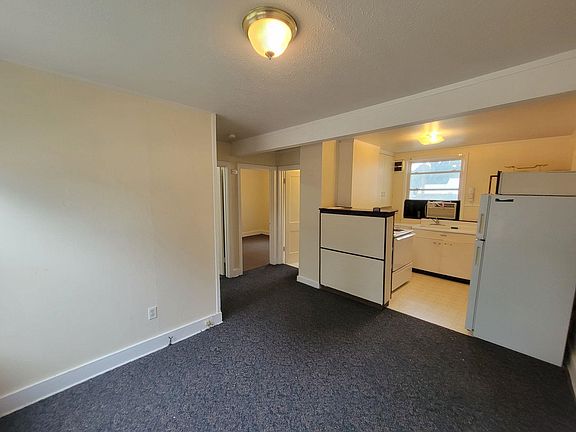 5th image of 725 W 2nd St