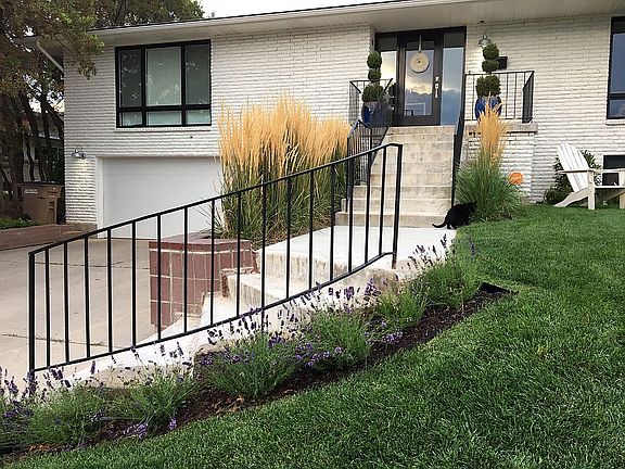 2nd image of 1109 S Bonneville Dr