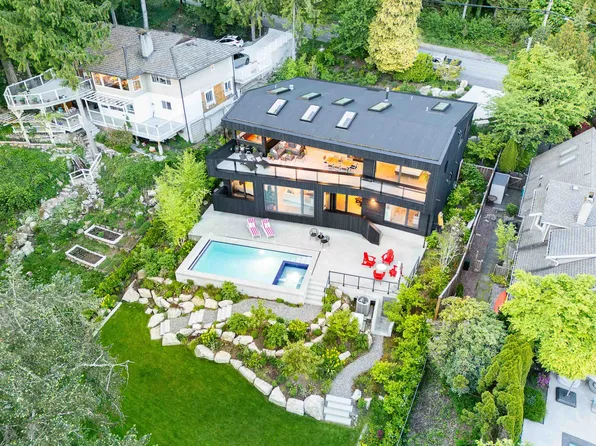 3823 Bayridge Ave, West Vancouver, BC V7V 3J3