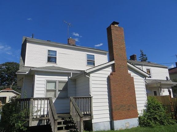2nd image of 609 N East St