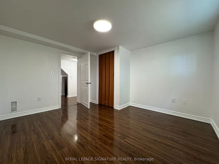 130 Budea Cres #BASEMENT — Photo 10
