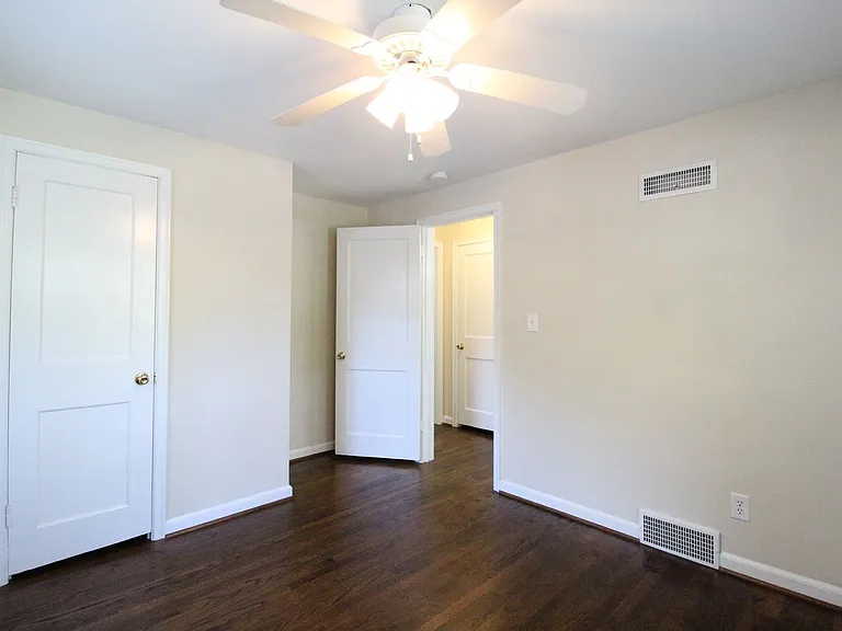 4420 S Parkway Dr — Photo 7